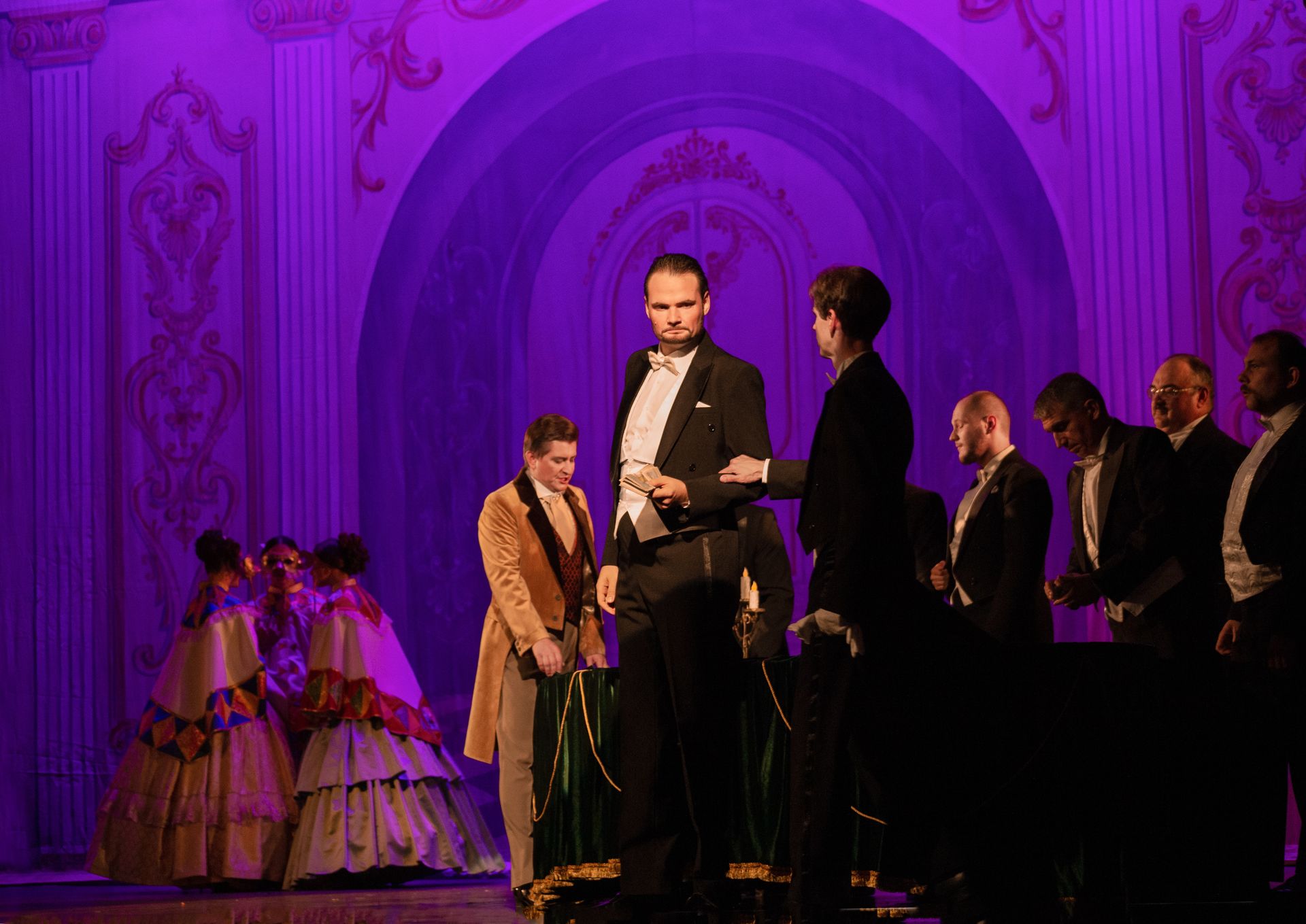 Колесников Олег — Театр оперетты, Пятигорск | Официальный сайт