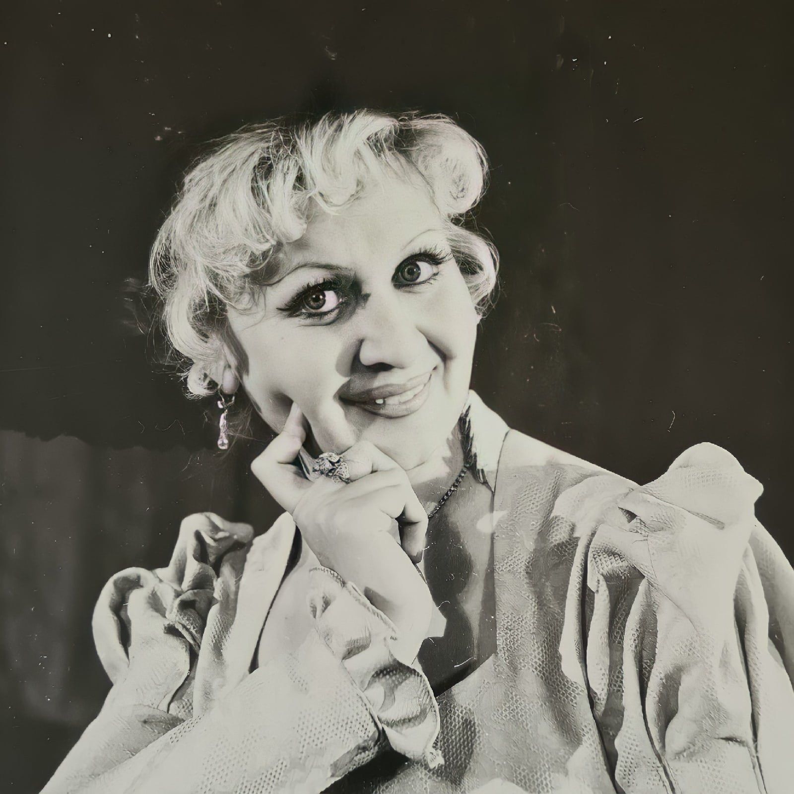 Иксанова Роза Альтафовна — Театр оперетты, Пятигорск | Официальный сайт