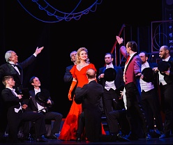 Мистер Икс (Директор цирка)