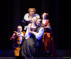 Собака на сене