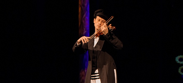 Вы слышите? Снова играет Скрипач на крыше