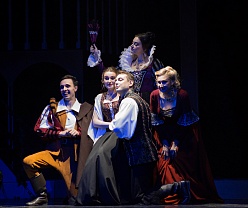 Собака на сене